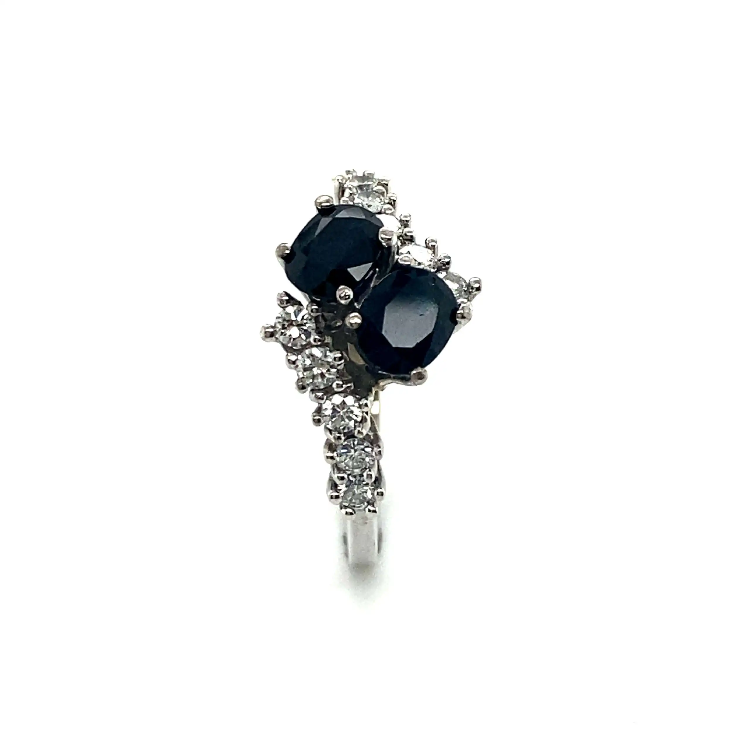 Ring Weißgold mit Saphiren und Brillanten Ring Weißgold mit Saphiren und Brillanten