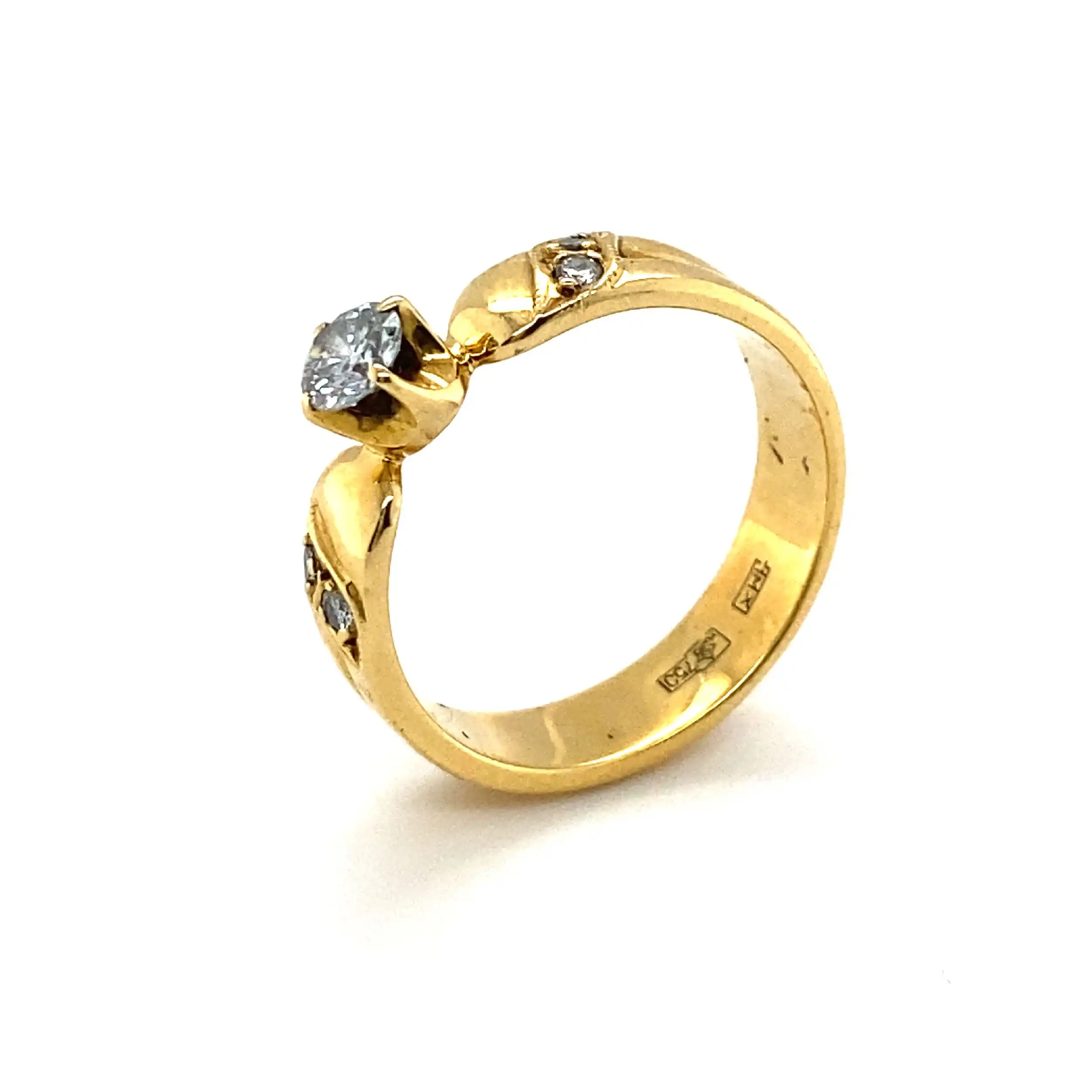 Ring Gelbgold mit Brillanten Ring Gelbgold mit Brillanten