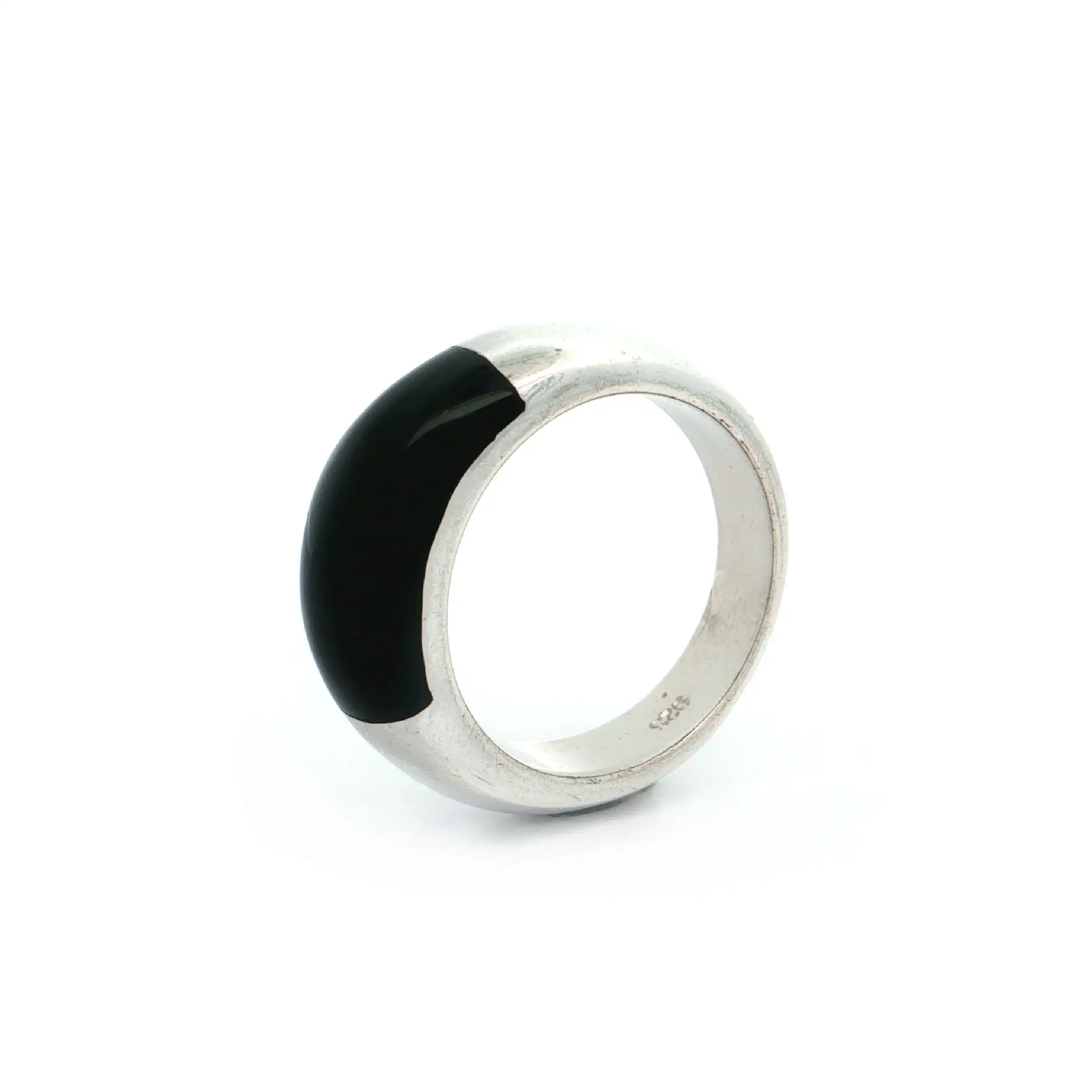 Silberring mit schwarzem Stein Silberring mit schwarzem Stein