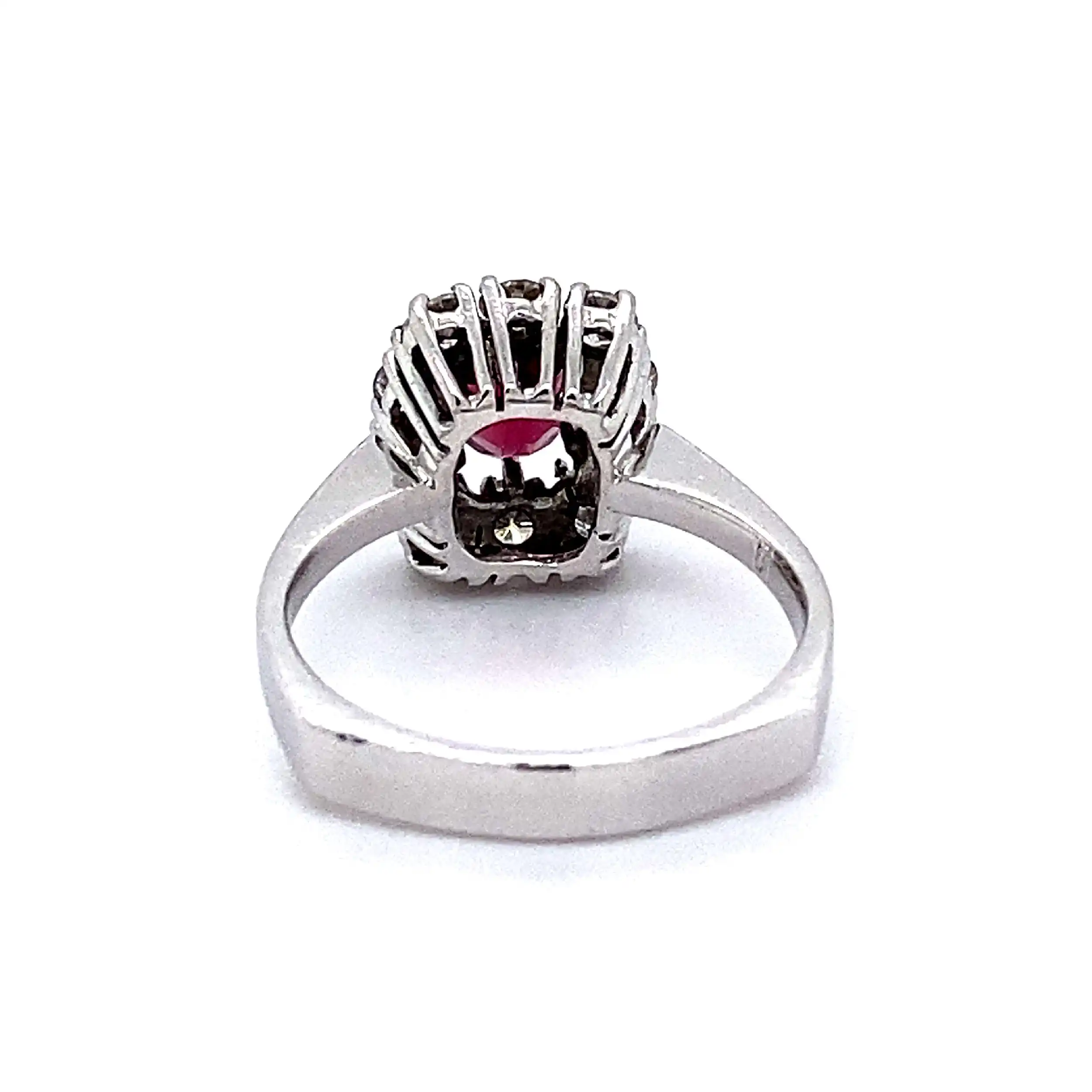 Ring Weißgold mit Rubin und Brillanten Ring Weißgold mit Rubin und Brillanten
