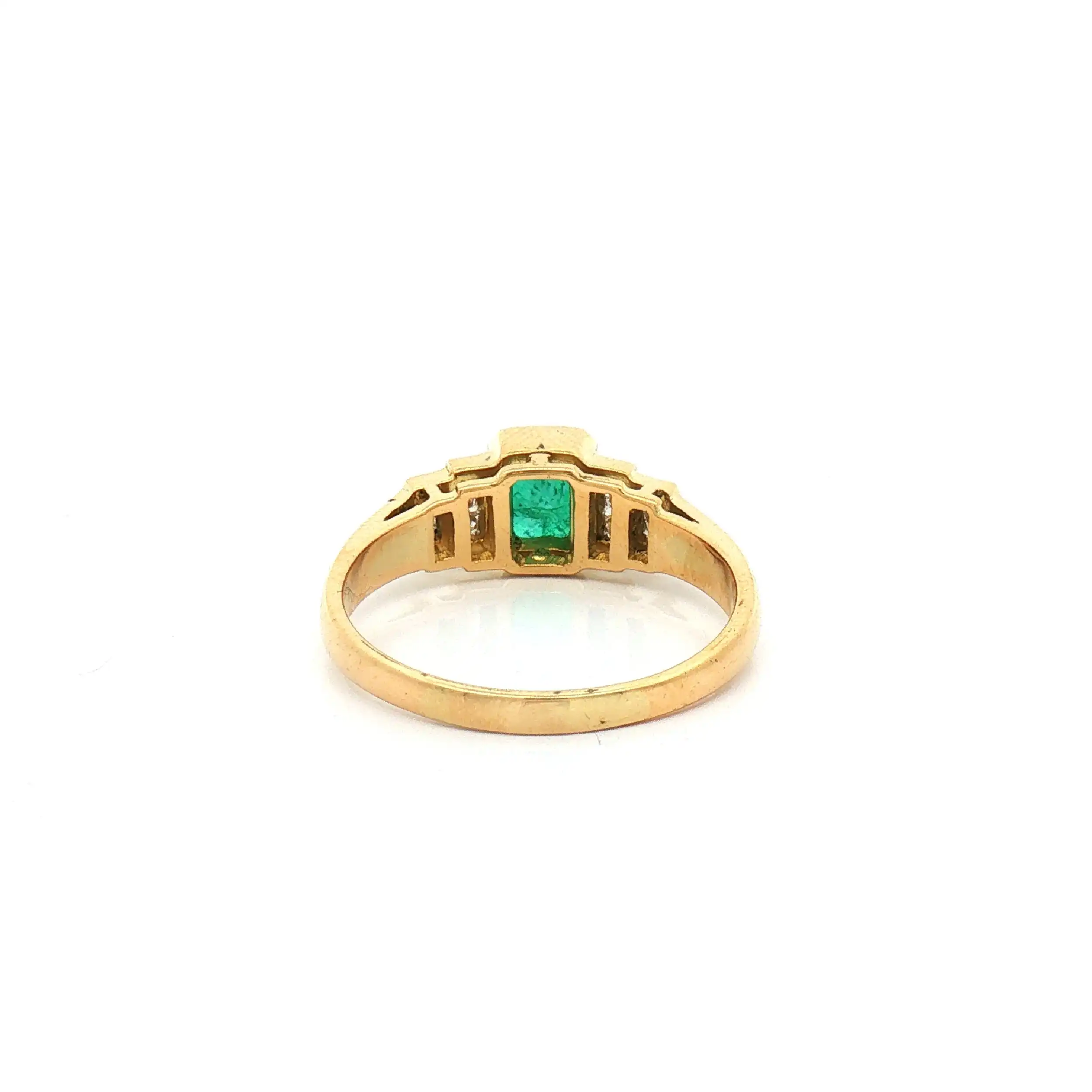 Ring Gelbgold mit Diamanten im Princess-Schliff und Smaragd