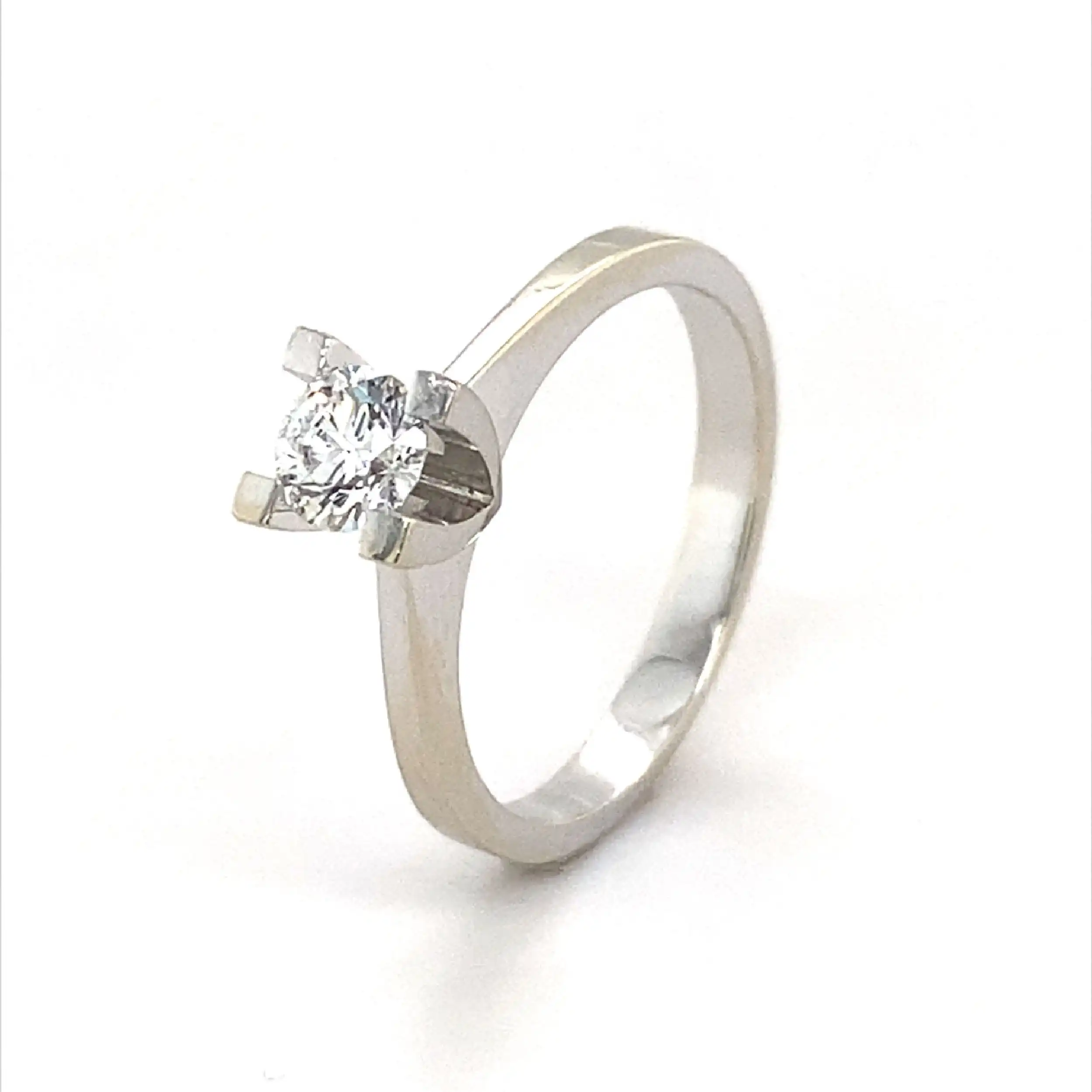 Ring Weißgold mit Brillant Ring Weißgold mit Brillant