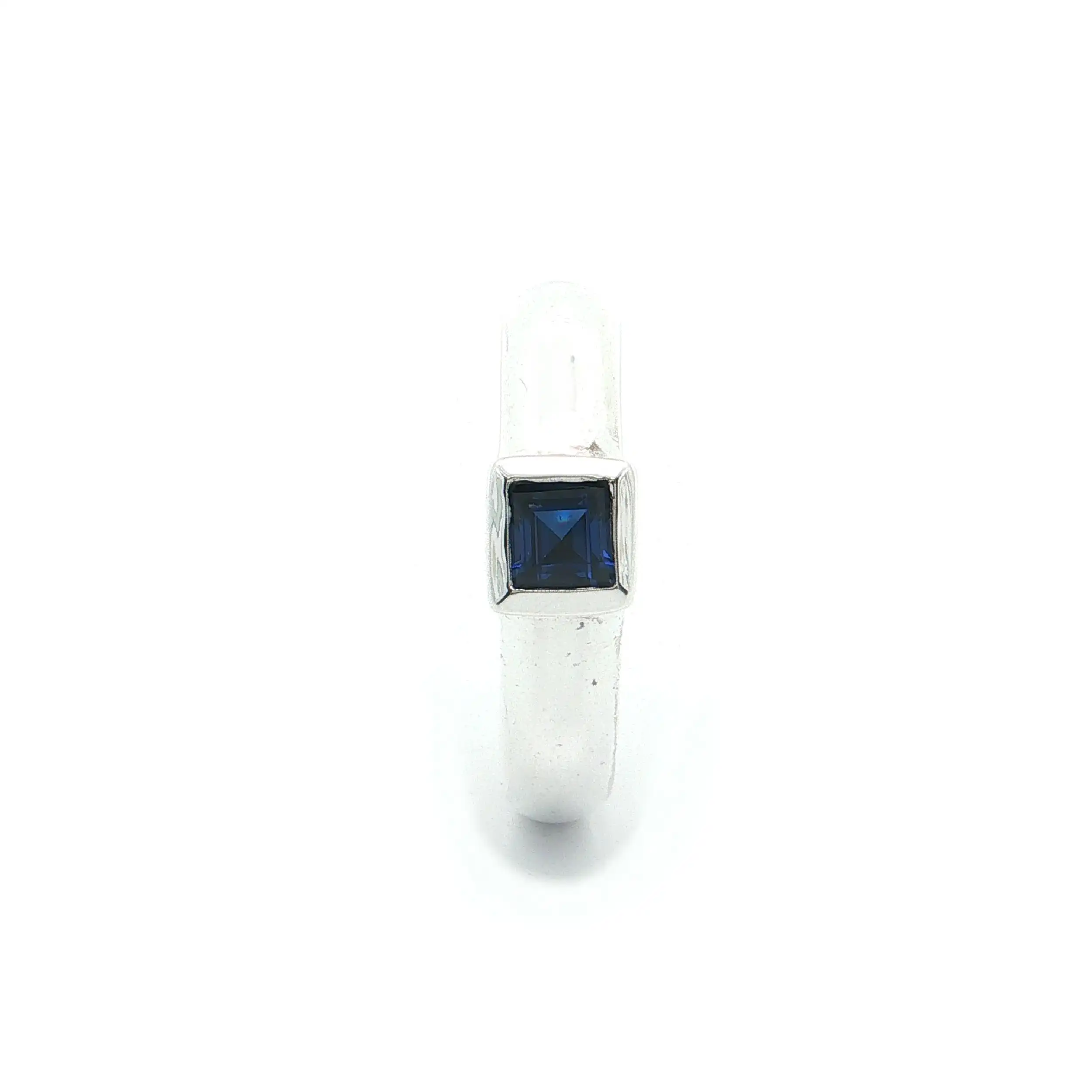 Ring Silber mit blauem Farbstein