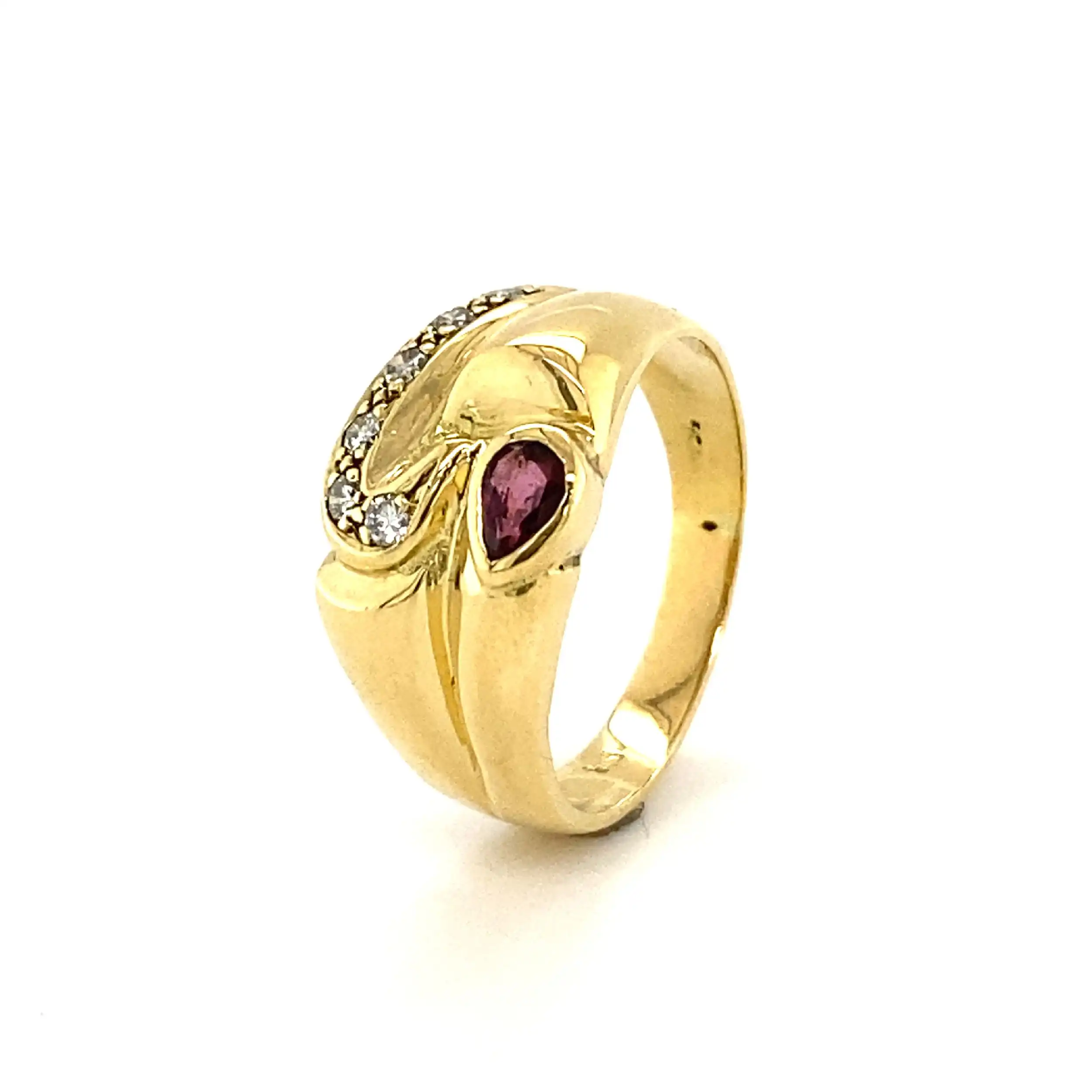 Ring Gelbgold mit Rubin & Brillanten Ring Gelbgold mit Rubin & Brillanten