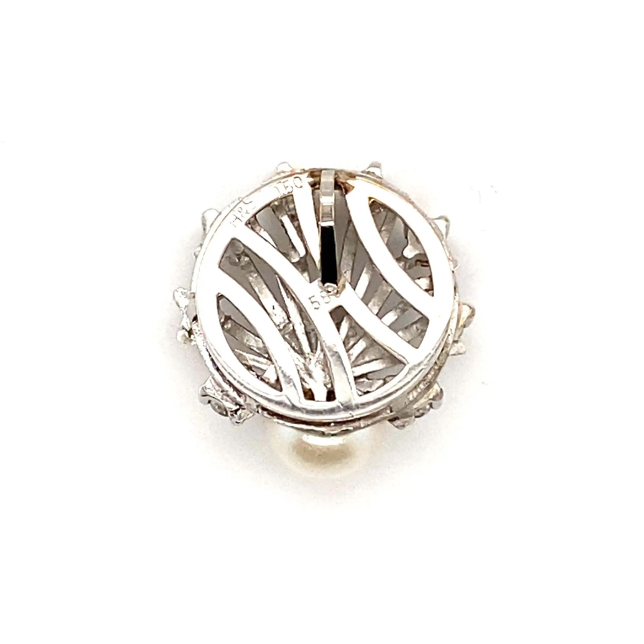Anhänger Weißgold mit Perle & Brillanten, graviert mit 0,50ct. Anhänger Weißgold mit Perle & Brillanten, graviert mit 0,50ct.