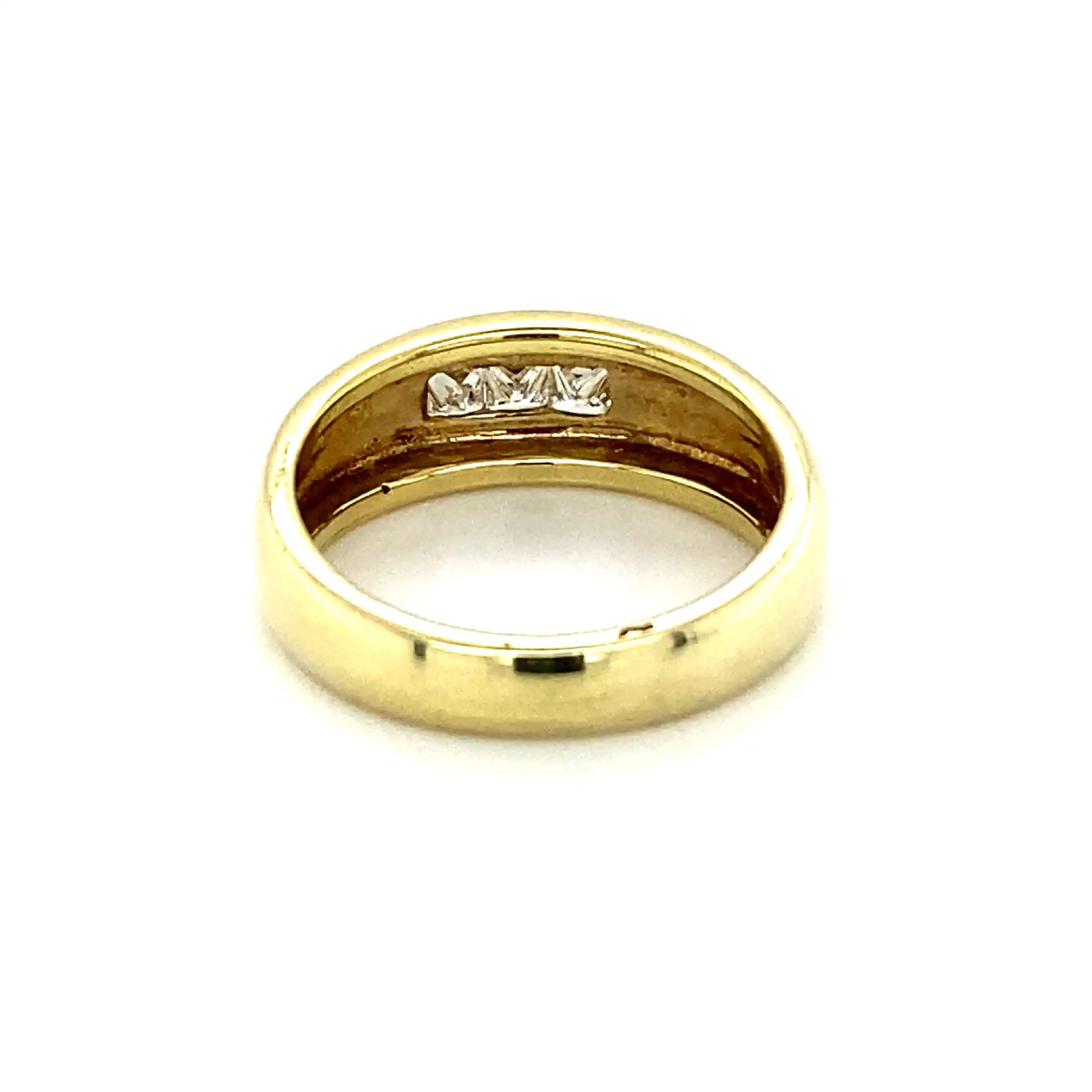 Ring Gelbgold mit Diamanten in Pricess Cut, graviert mit 0,30ct Ring Gelbgold mit Diamanten in Pricess Cut, graviert mit 0,30ct
