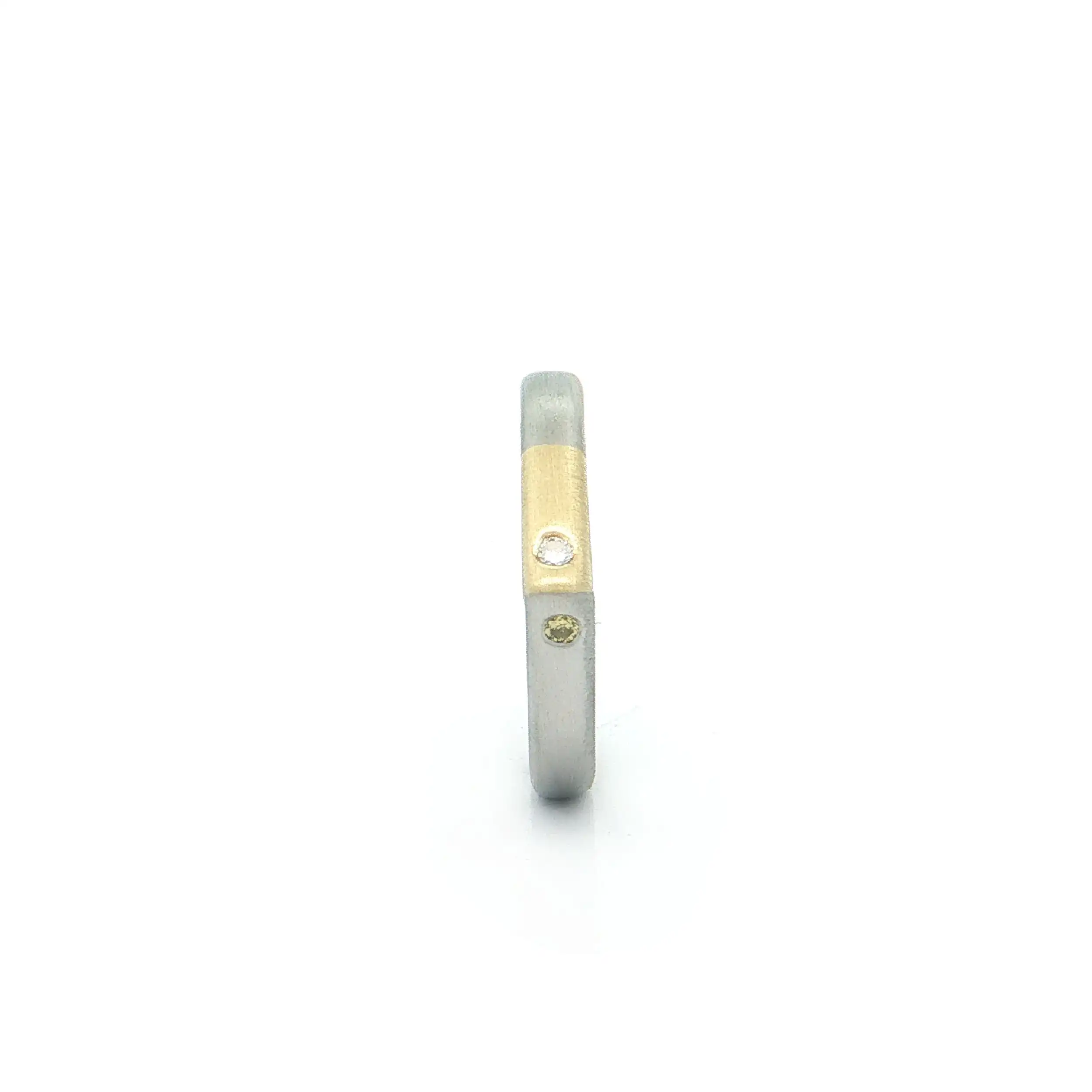 Ring in Tropfenform Platin/Gelbgold mit Brillanten