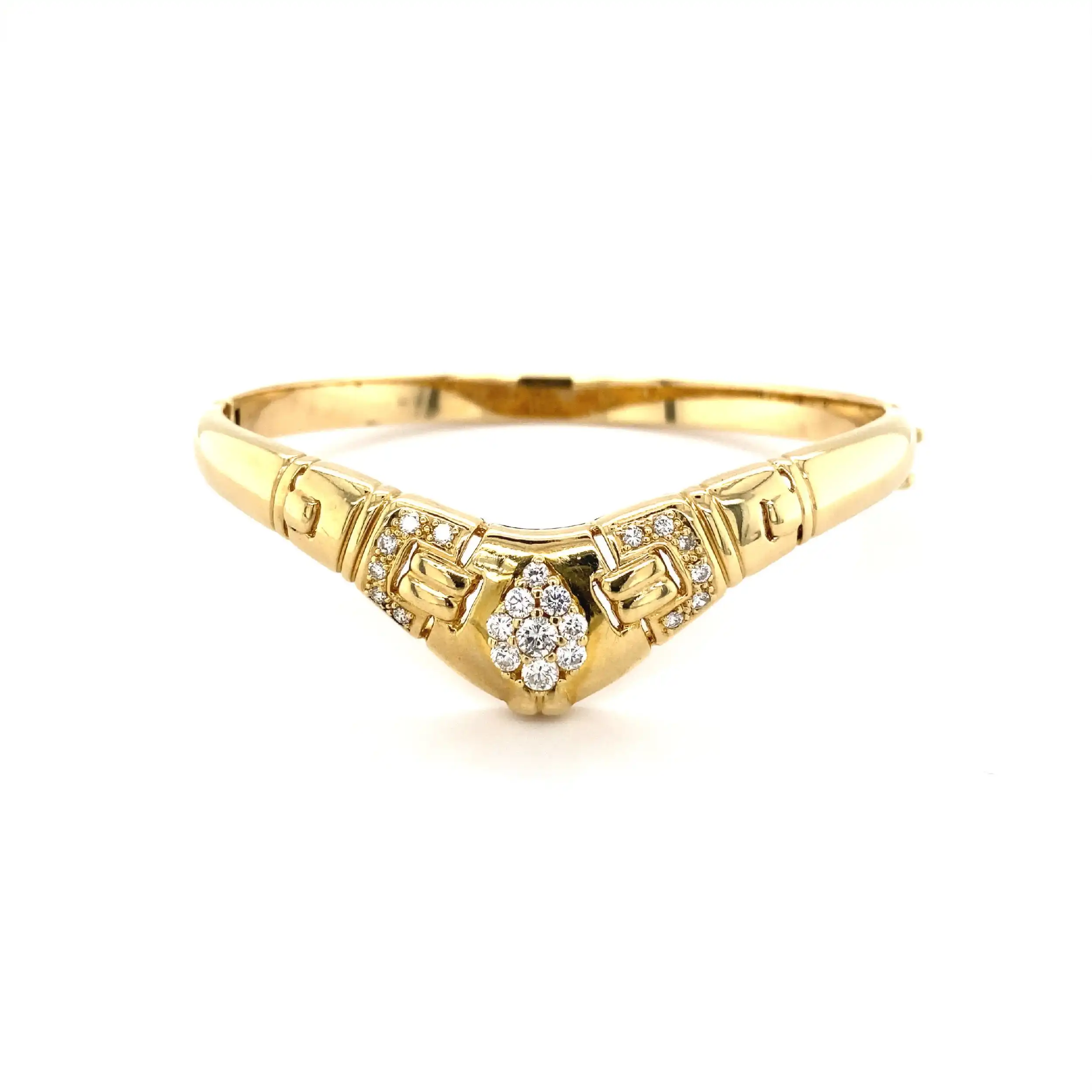 Armreif Gelbgold mit Brillanten, graviert mit 0,75ct Armreif Gelbgold mit Brillanten, graviert mit 0,75ct