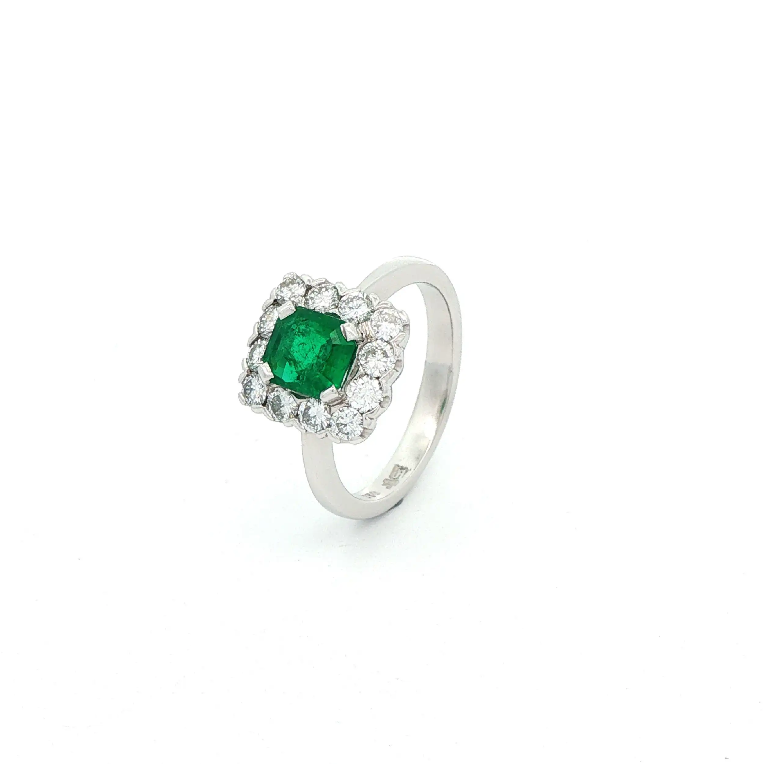 Ring Weißgold mit Smaragd und Brillanten Ring Weißgold mit Smaragd und Brillanten