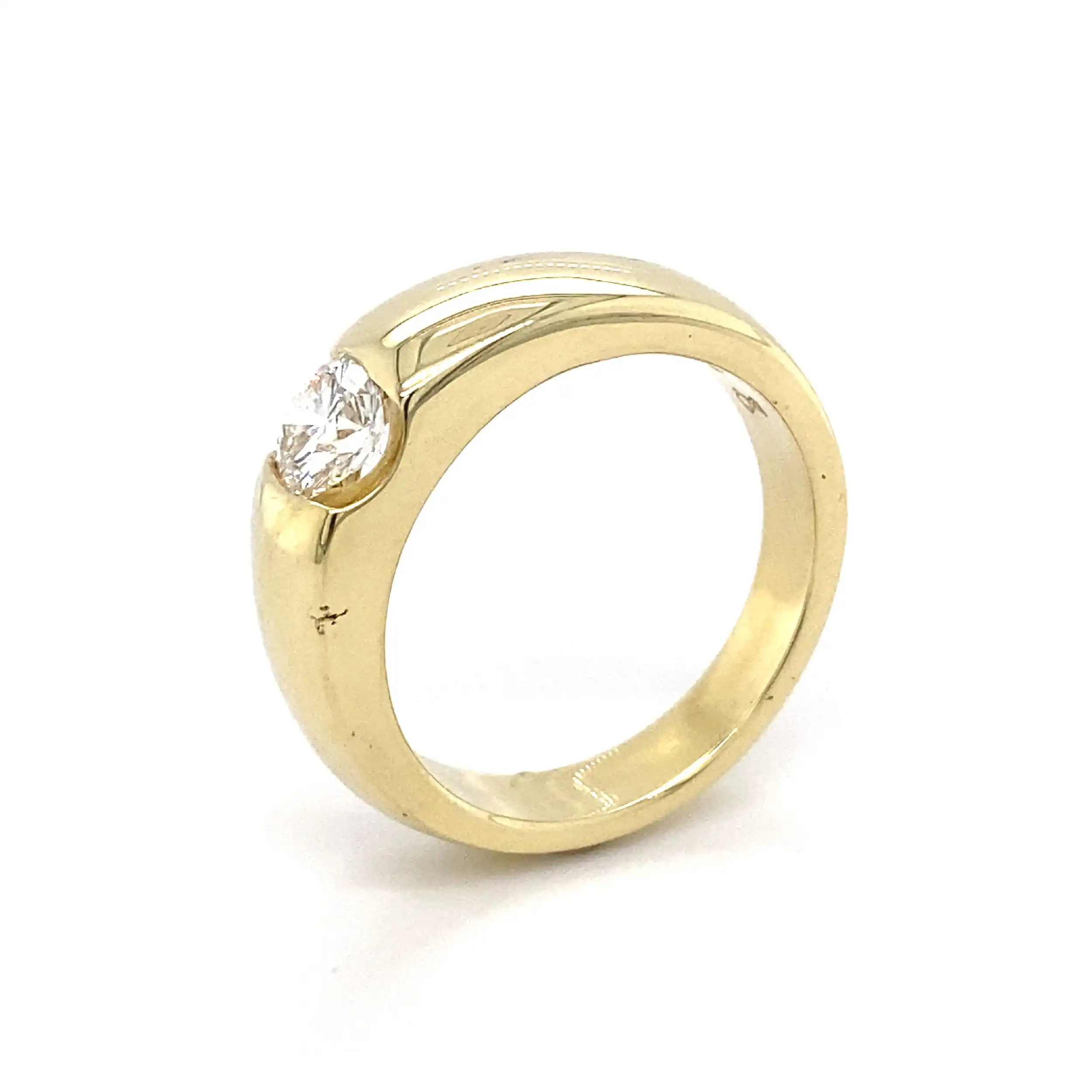 Solitärring Gelbgold mit Brillant, graviert mit 0,82ct TW/IF Solitärring Gelbgold mit Brillant, graviert mit 0,82ct TW/IF