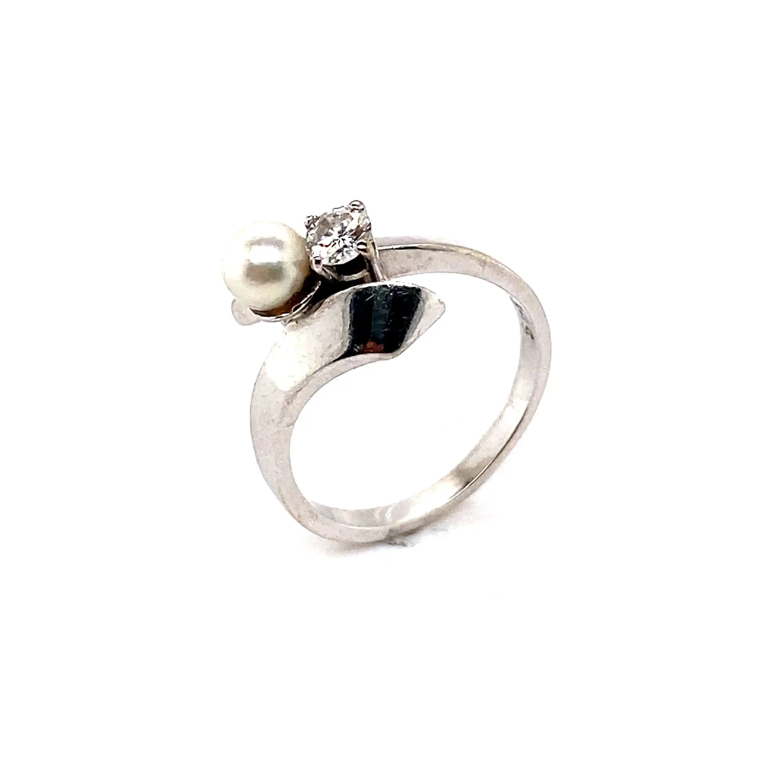 Ring Weißgold mit Perle und Brillant