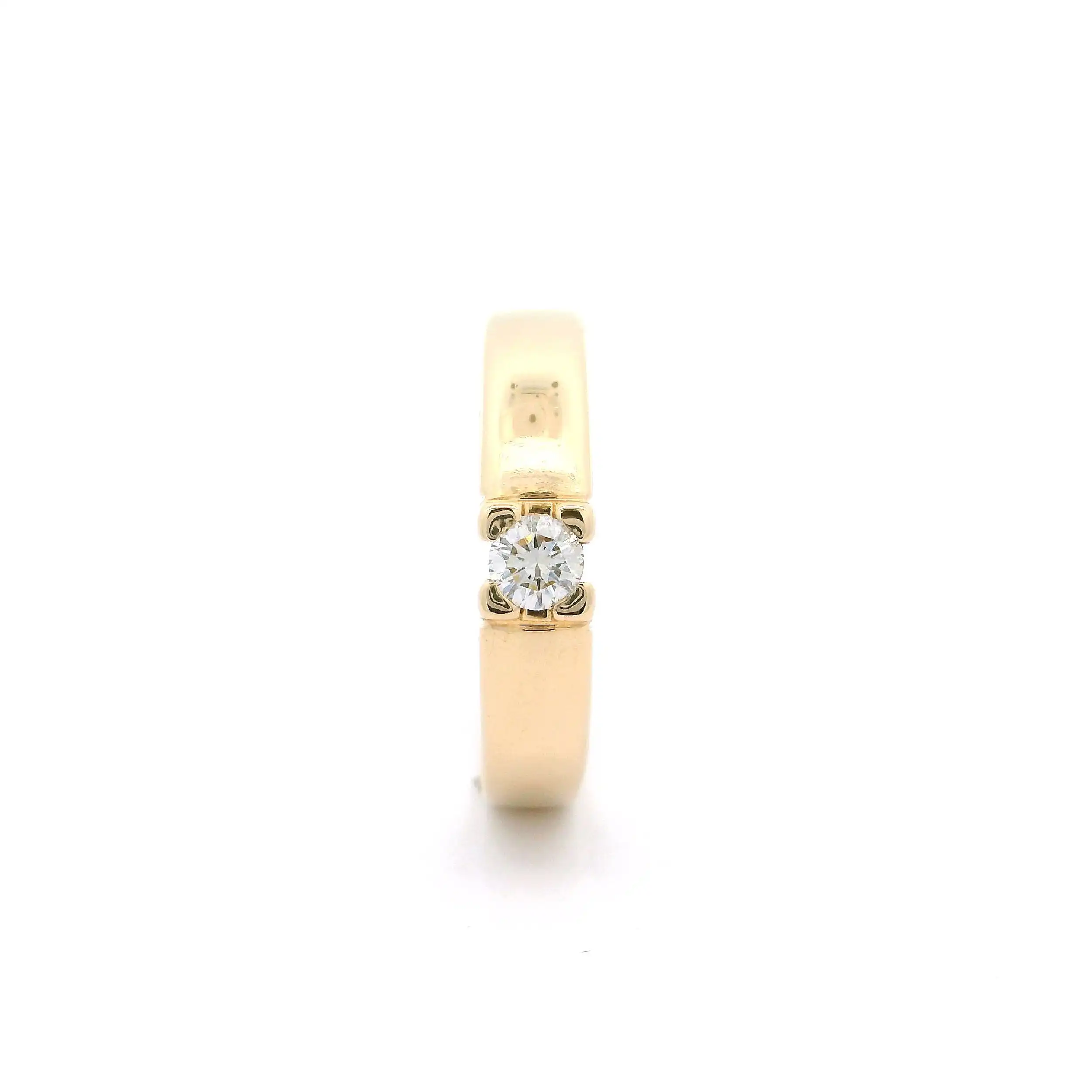 Ring Gelbgold mit Brillant, graviert mit 0,20ct. Ring Gelbgold mit Brillant, graviert mit 0,20ct.