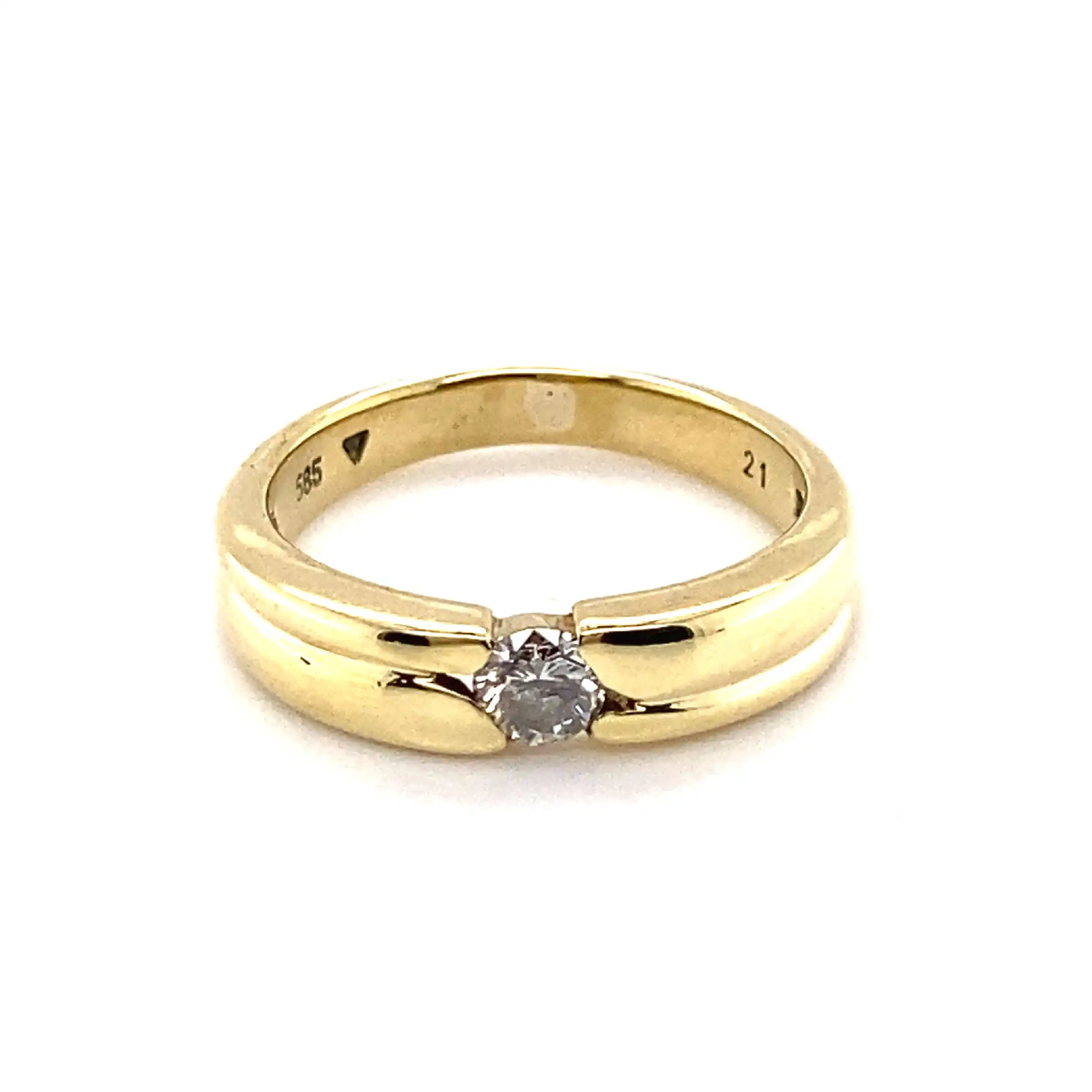 Ring Gelbgold mit Brillant, graviert mit 0,21ct. Ring Gelbgold mit Brillant, graviert mit 0,21ct.