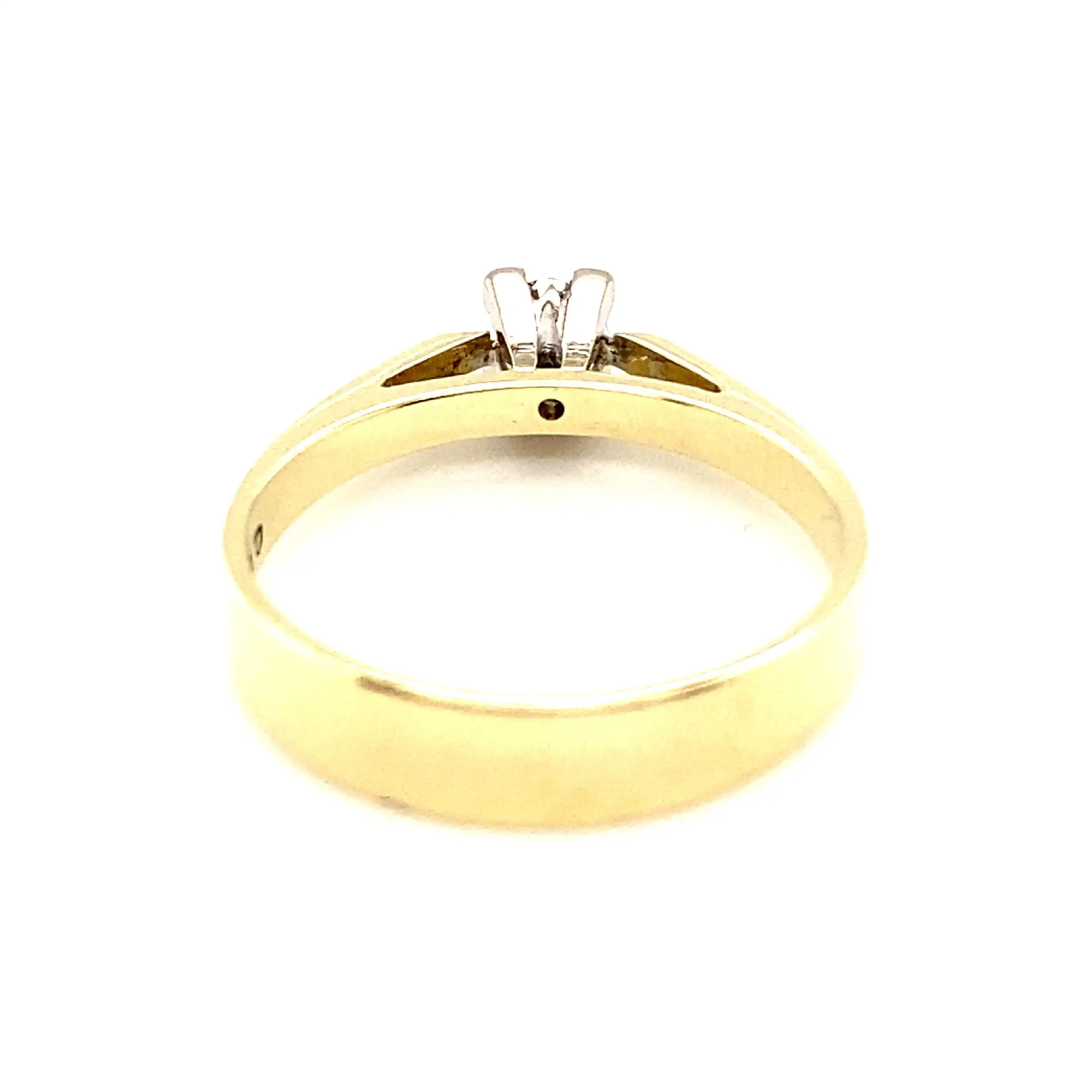 Ring Bicolor mit Brillant, graviert mit 0,11ct. Ring Bicolor mit Brillant, graviert mit 0,11ct.
